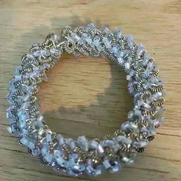 Crate and barrel napkin rings, set of six white, silver and gold - Picture 2 of 3